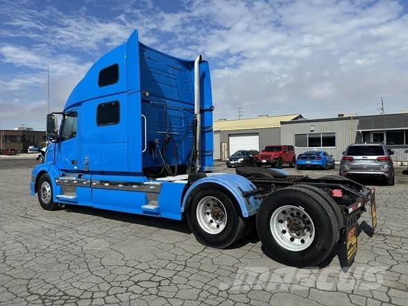 Volvo VNL64T780 Tegljači