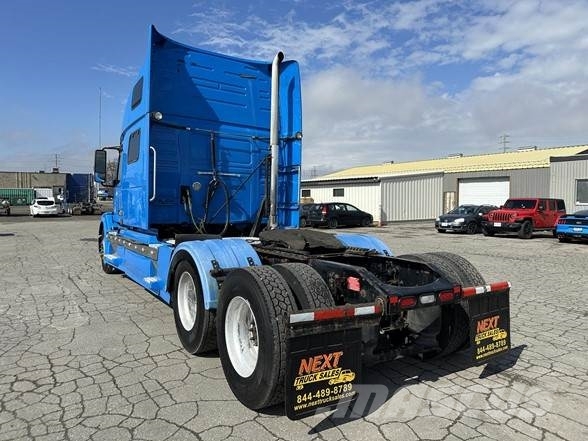 Volvo VNL64T780 Tegljači