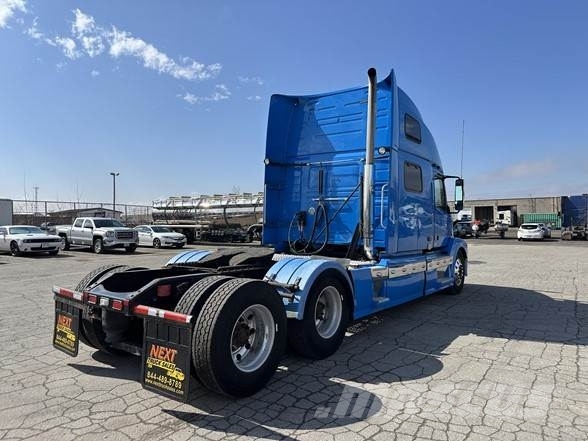 Volvo VNL64T780 Tegljači
