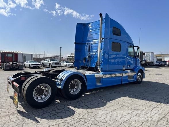 Volvo VNL64T780 Tegljači