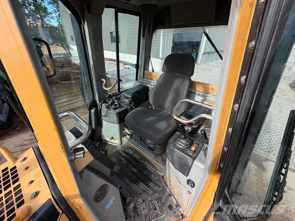 CAT D3G XL GPS Prepared - Ripper valve Kāpurķēžu buldozeri