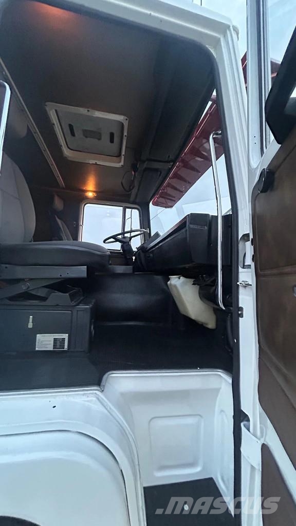 Scania LB141 V8 New condition | Restored | oldtimer | nl وحدات الجر