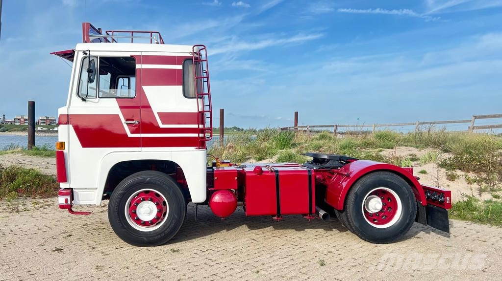 Scania LB141 V8 New condition | Restored | oldtimer | nl وحدات الجر