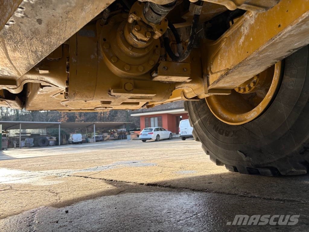 CAT 730 Midjestyrd dumper