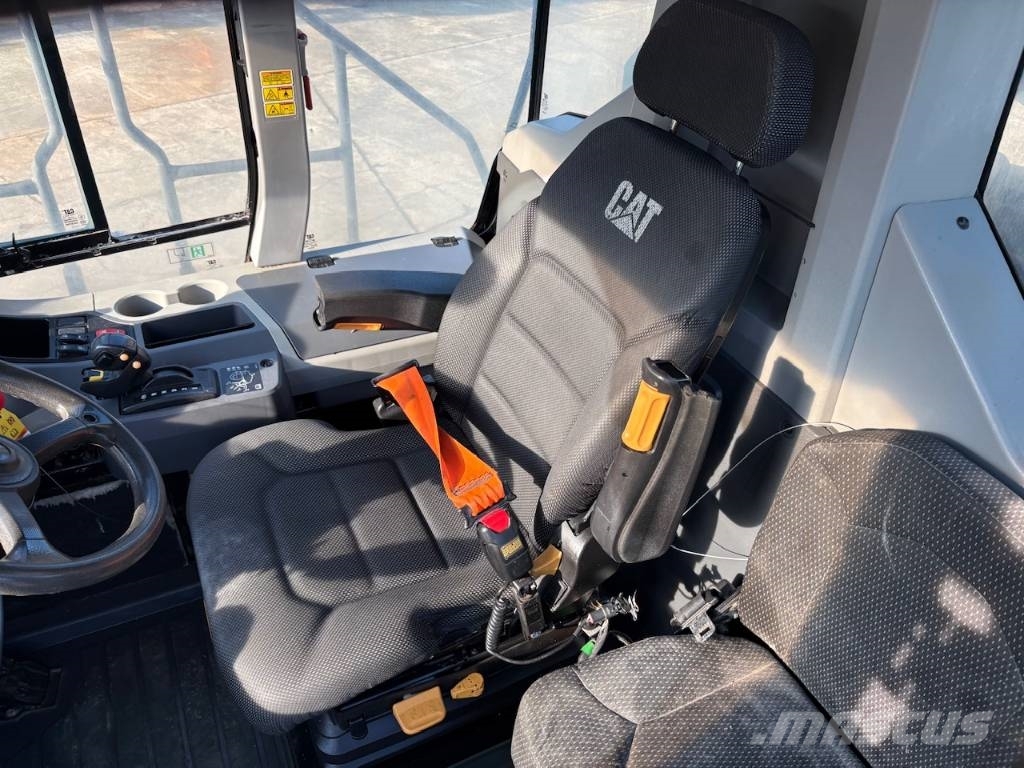 CAT 730 Midjestyrd dumper