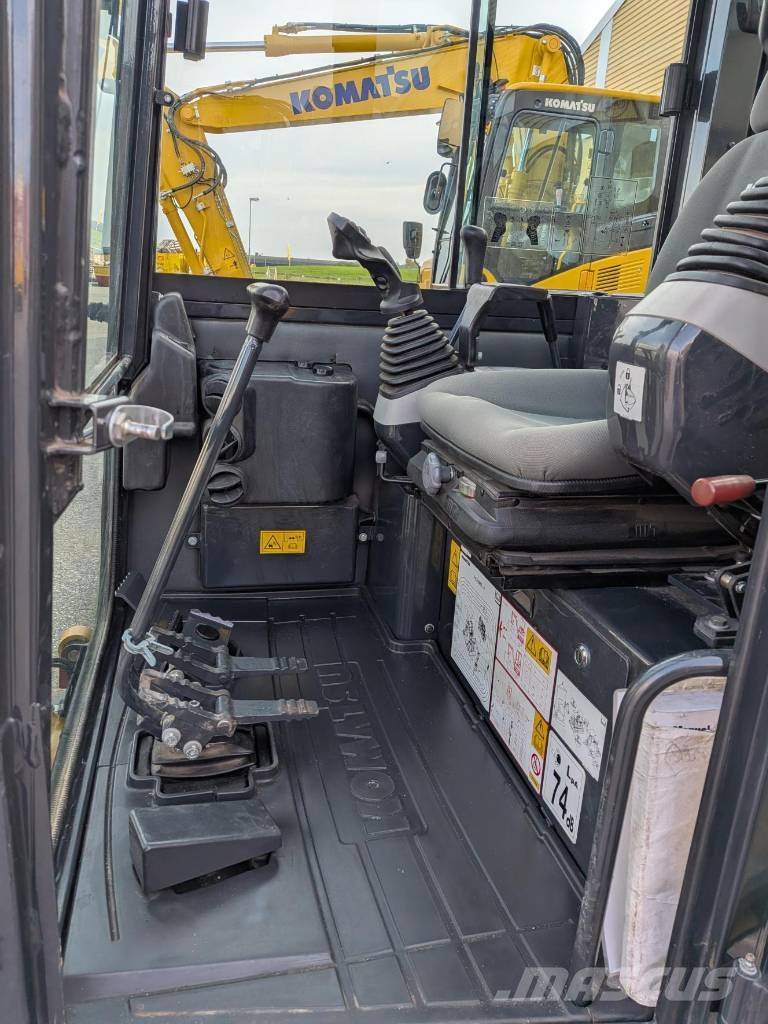 Komatsu PC 22 MR-3 Minikaivukoneet < 7t