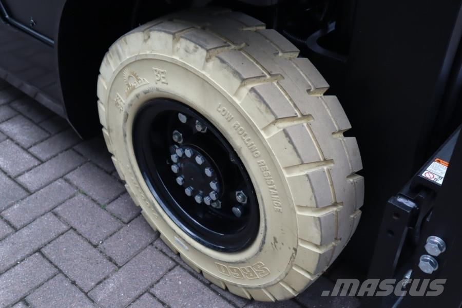 EP EFL253 Valid inspection, Electric Lithium power, 2 Camiones diesel