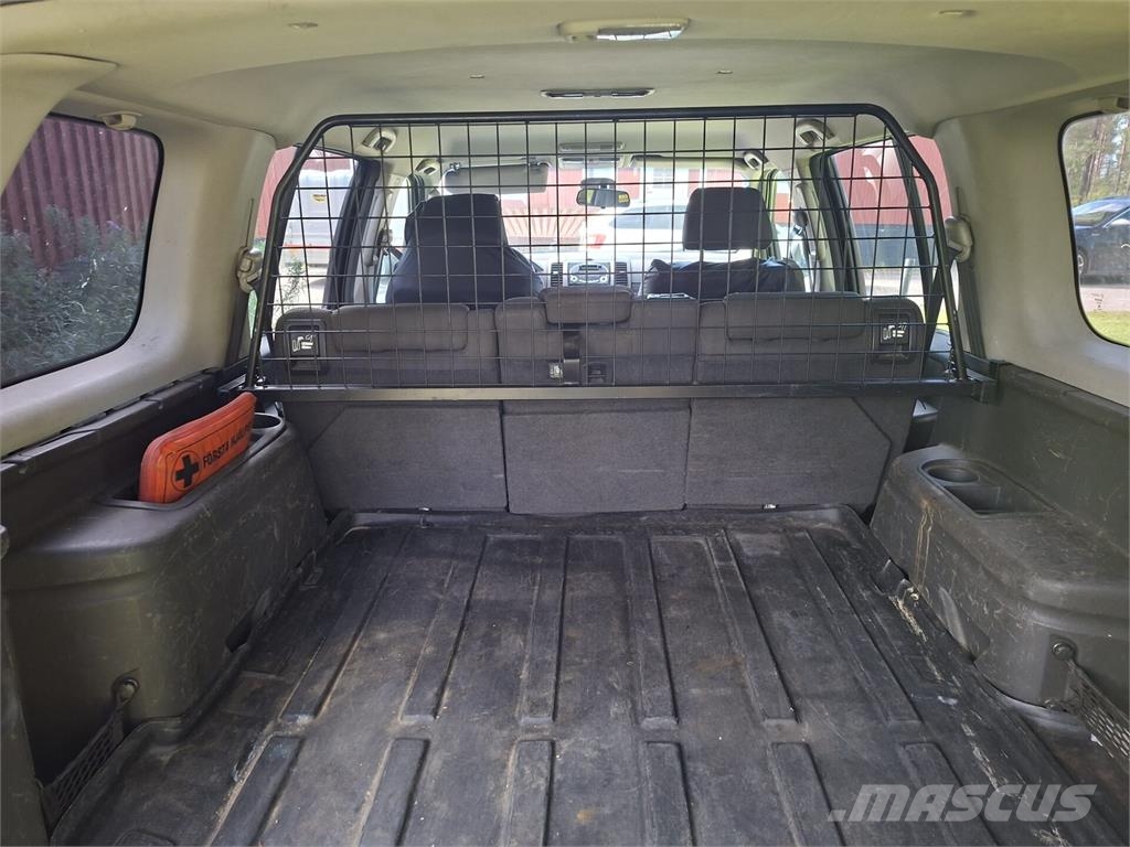 Nissan Pathfinder Avtomobili