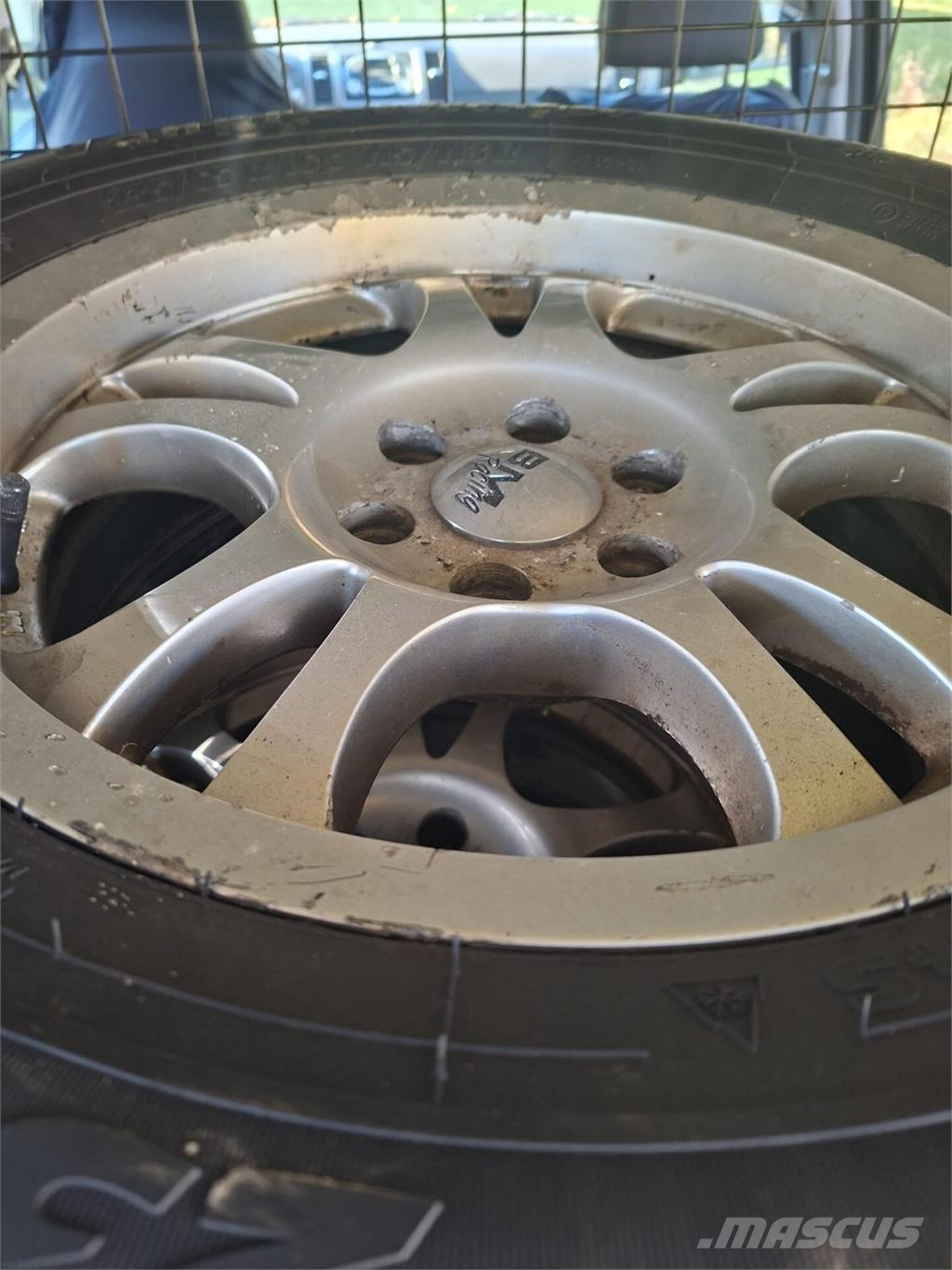 Nissan Pathfinder PKWs