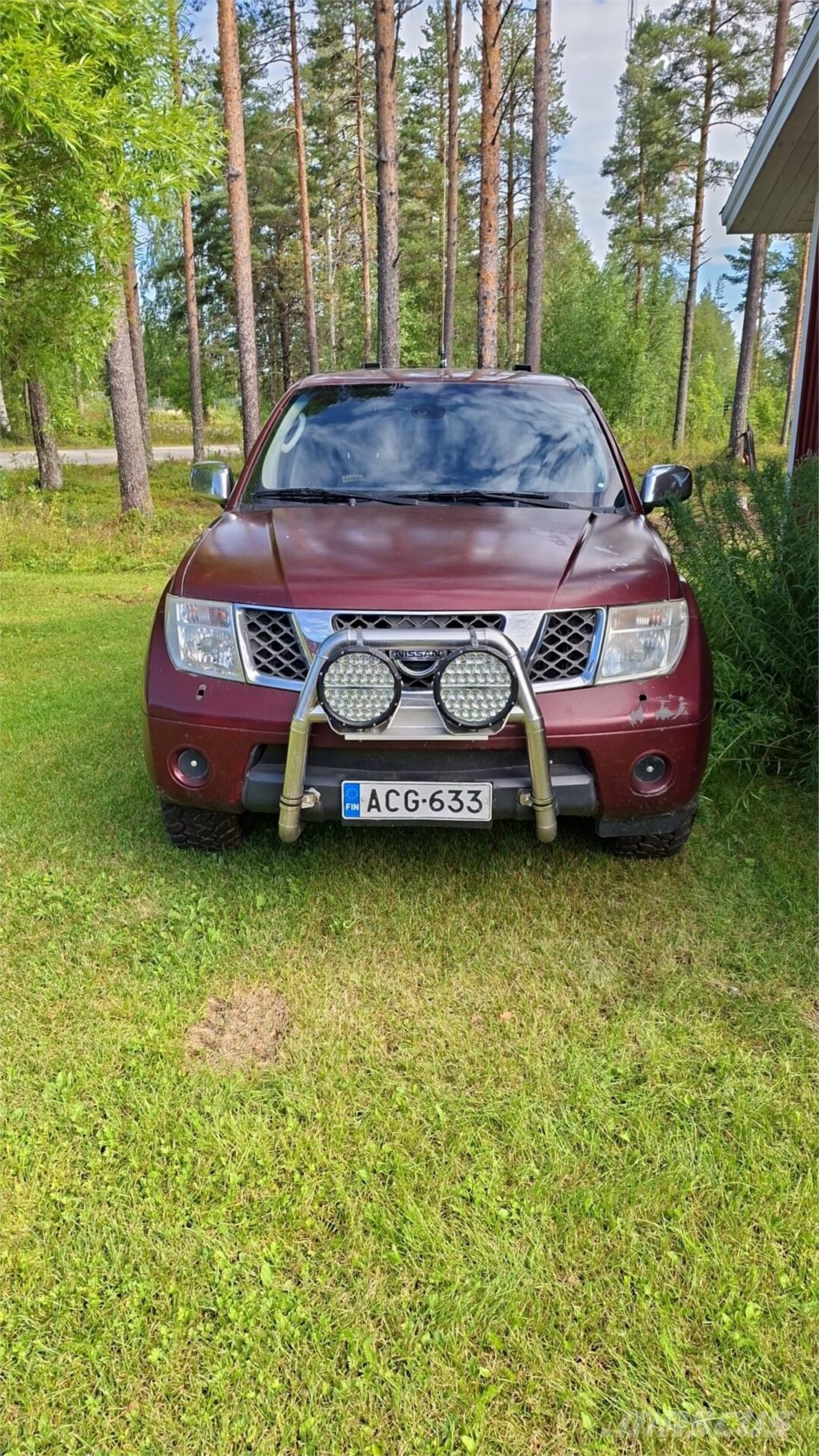 Nissan Pathfinder Avtomobili