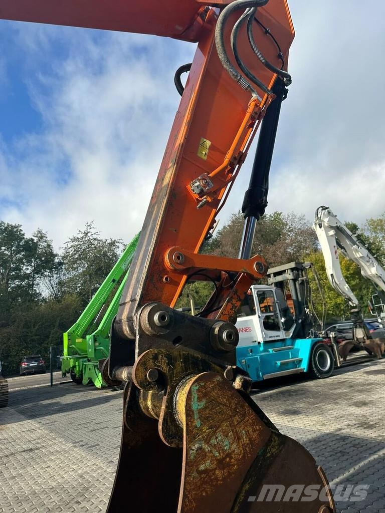 CAT 323 EL Kāpurķēžu ekskavatori