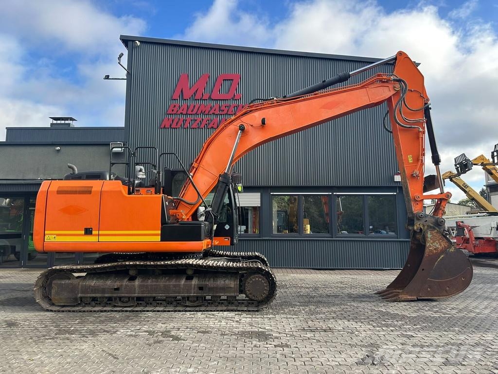 CAT 323 EL Kāpurķēžu ekskavatori