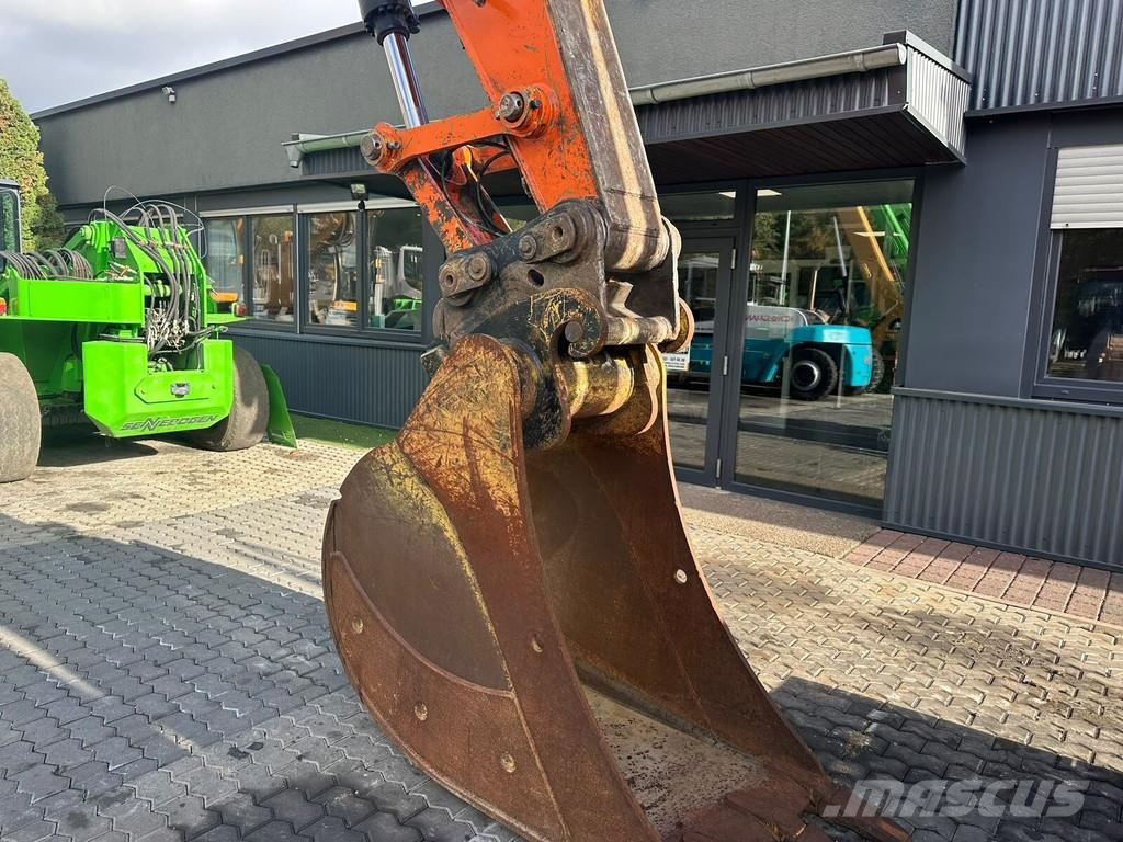 CAT 323 EL Kāpurķēžu ekskavatori