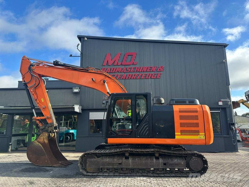 CAT 323 EL Kāpurķēžu ekskavatori