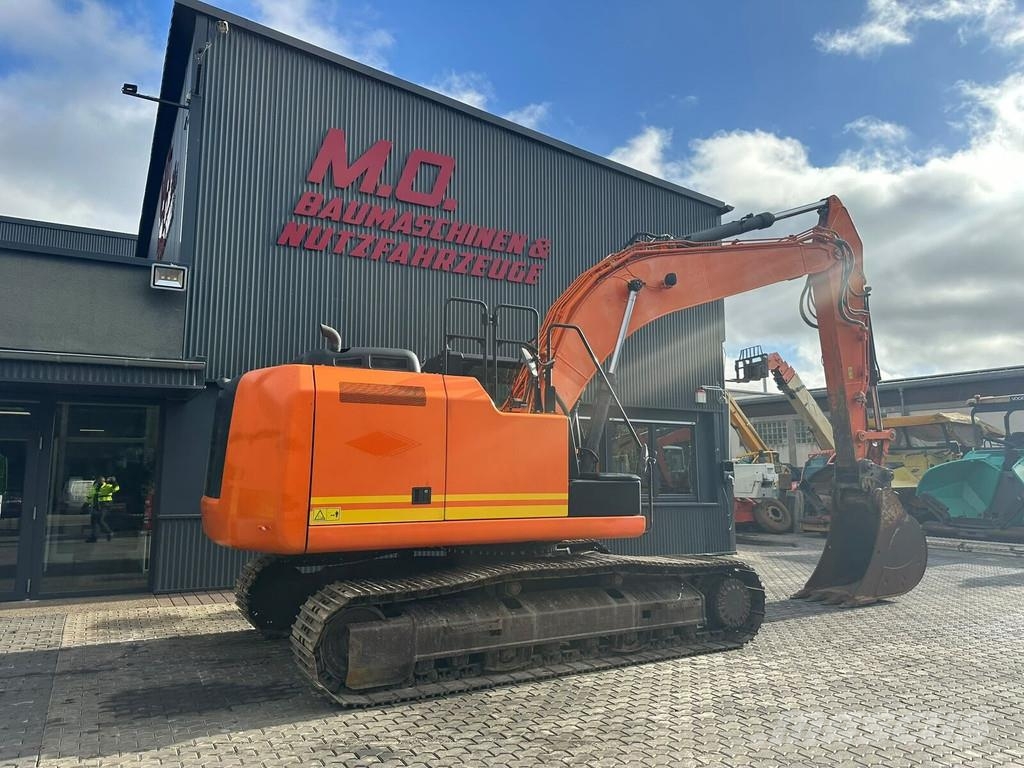 CAT 323 EL Kāpurķēžu ekskavatori