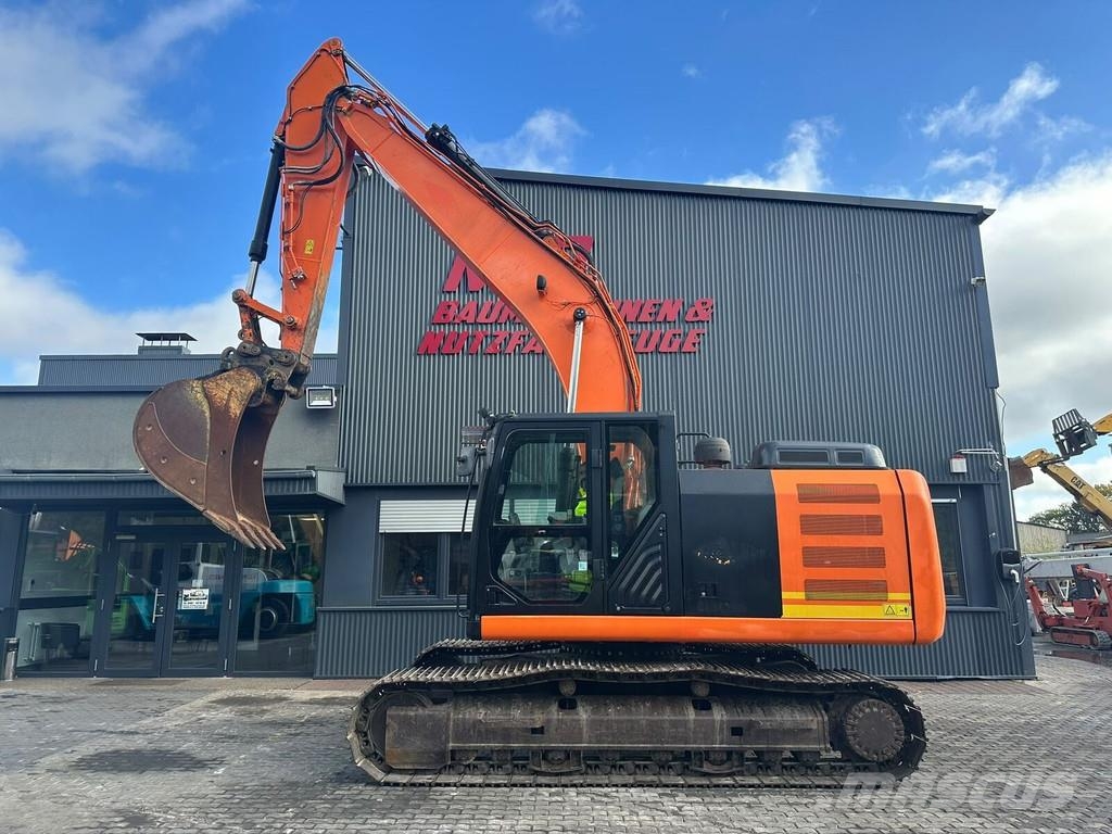 CAT 323 EL Kāpurķēžu ekskavatori