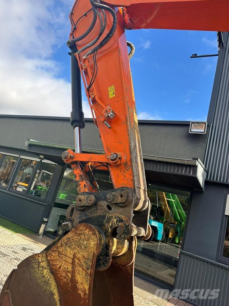 CAT 323 EL Kāpurķēžu ekskavatori