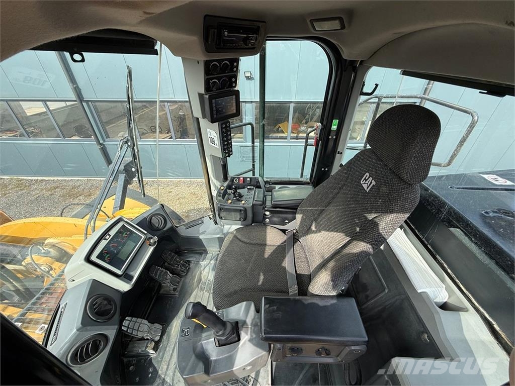 CAT 982M Wielladers