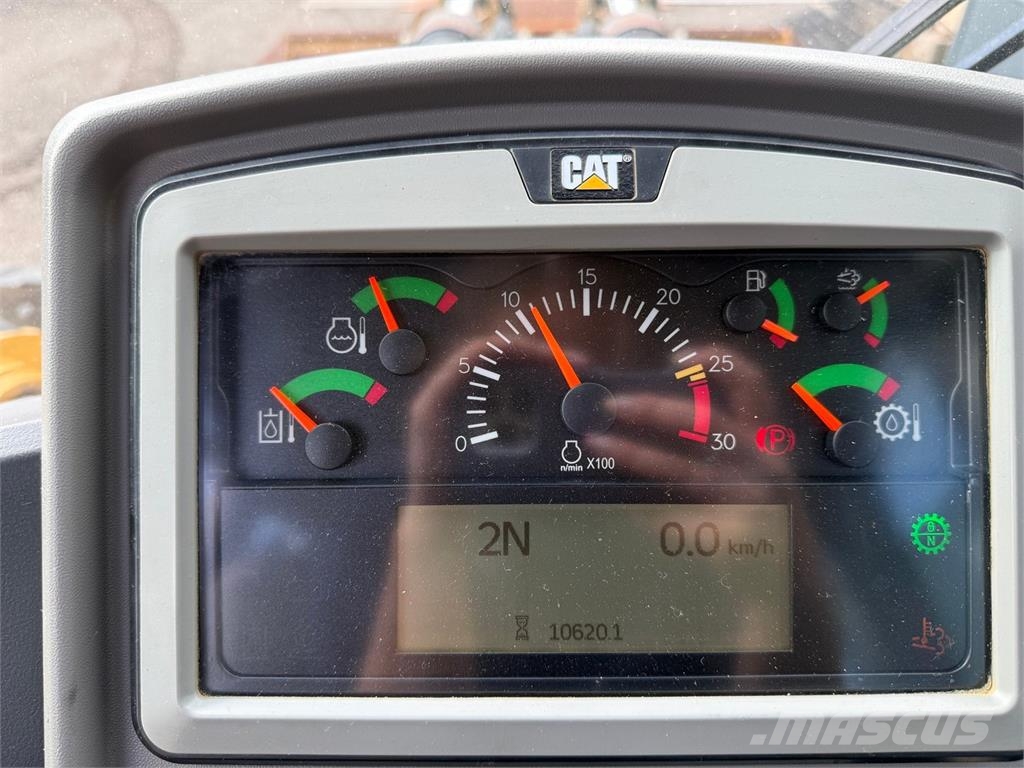 CAT 982M Wielladers