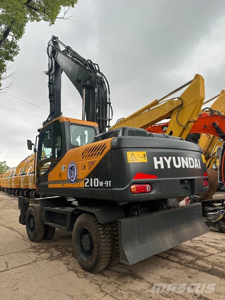 Hyundai 210W-9T Wheeled excavators