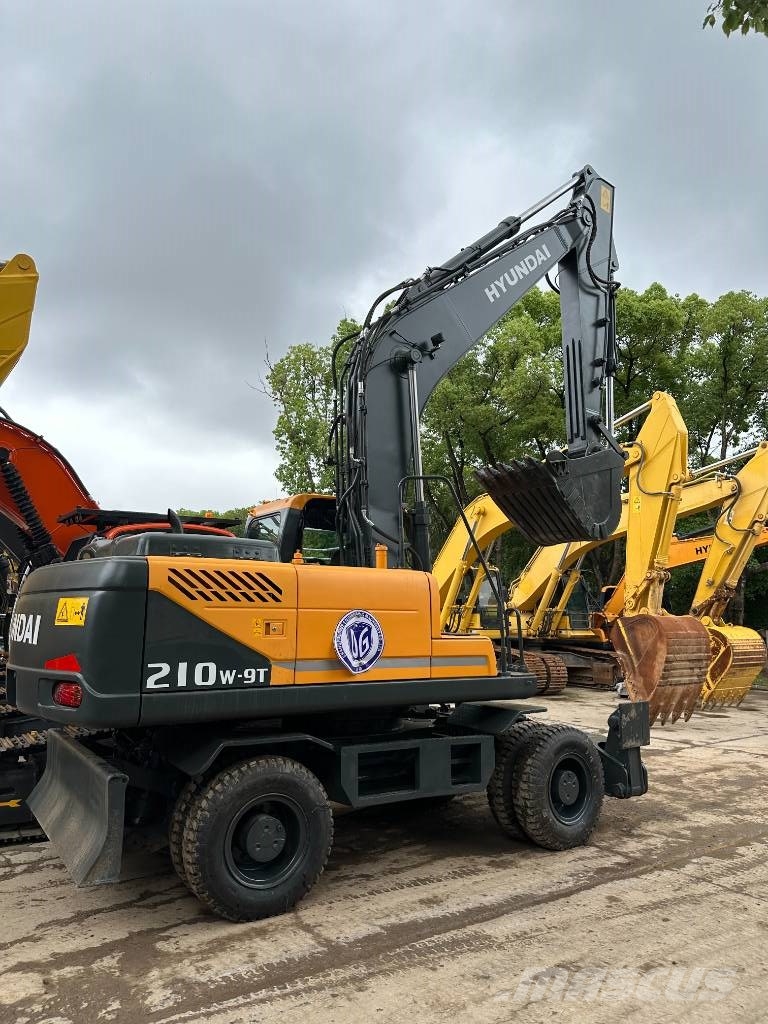 Hyundai 210W-9T Wheeled excavators