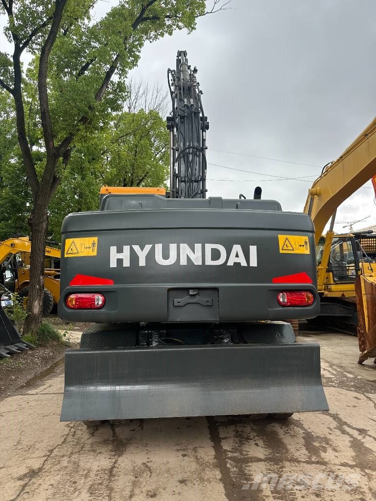 Hyundai 210W-9T Wheeled excavators