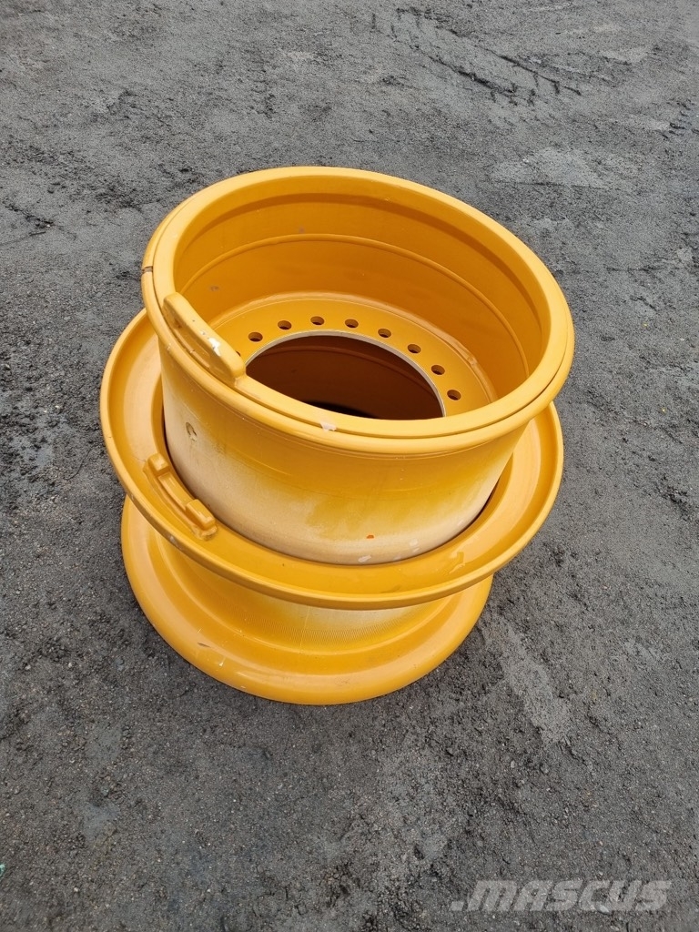 CASE 921 E rims Gume, točkovi i felne