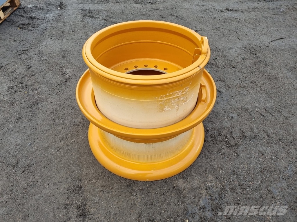 CASE 921 E rims Gume, točkovi i felne