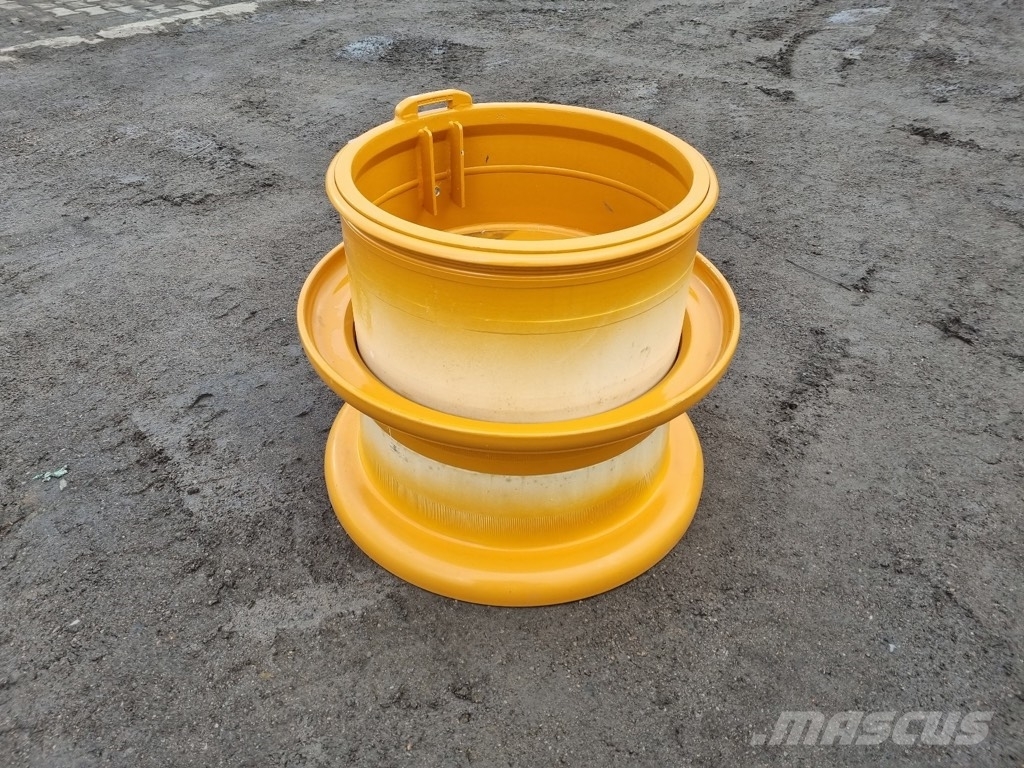 CASE 921 E rims Gume, točkovi i felne