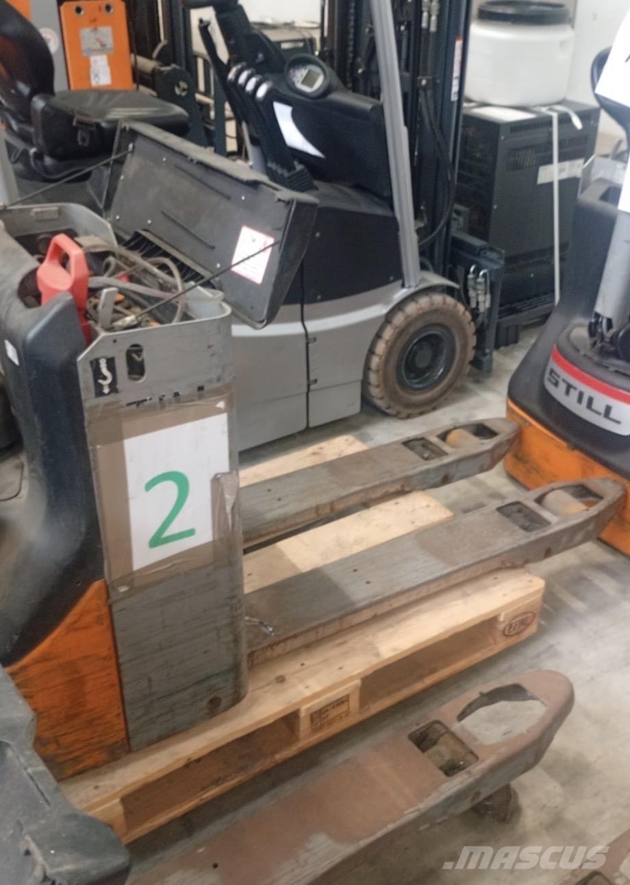Still ECU 16 Pedestrian stacker
