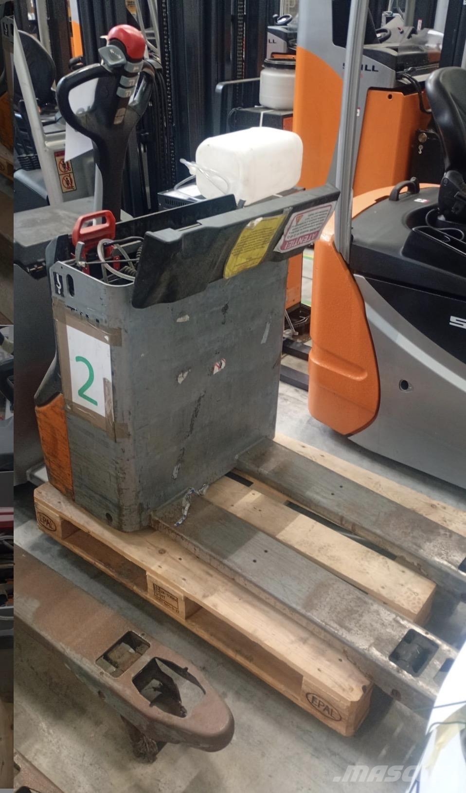 Still ECU 16 Pedestrian stackers