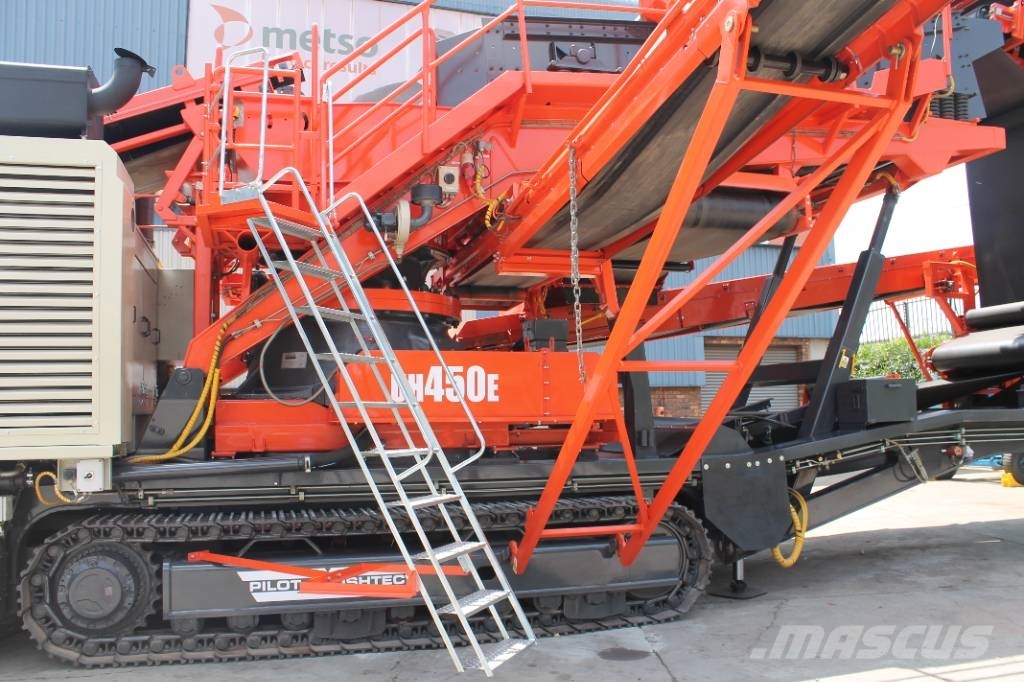 Sandvik UH450E Mobile Brecher