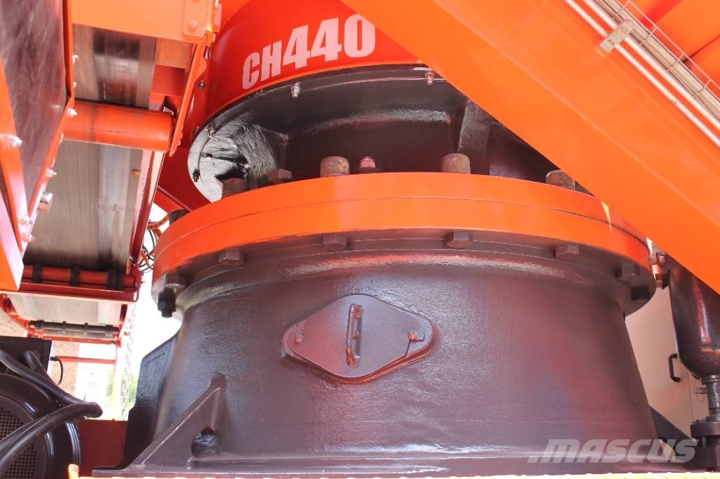 Sandvik UH450E Mobile Brecher