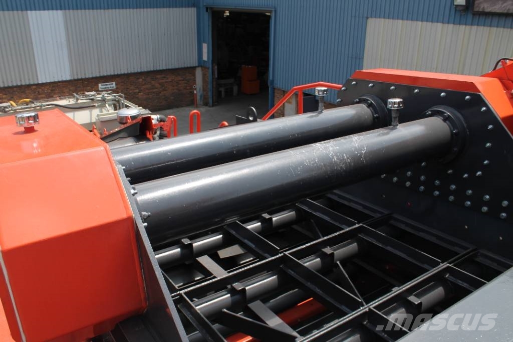 Sandvik UH450E Mobile Brecher
