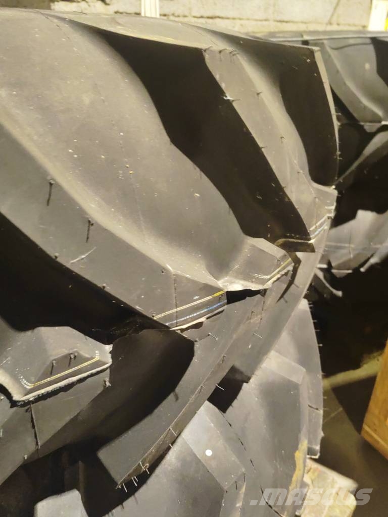 JCB Sitemaster tyre + rim 18.4-26 タイヤ、ホイル、リム