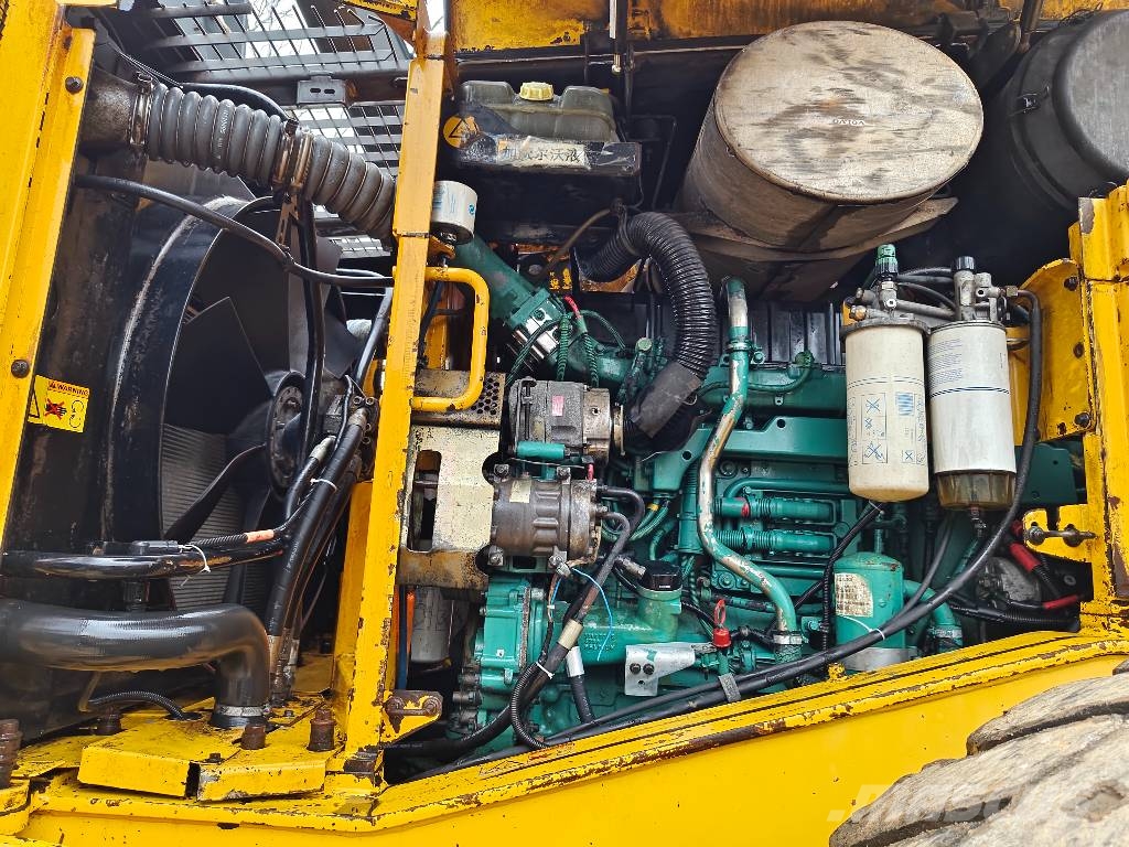 Volvo L 180 E Kolesni nakladalci