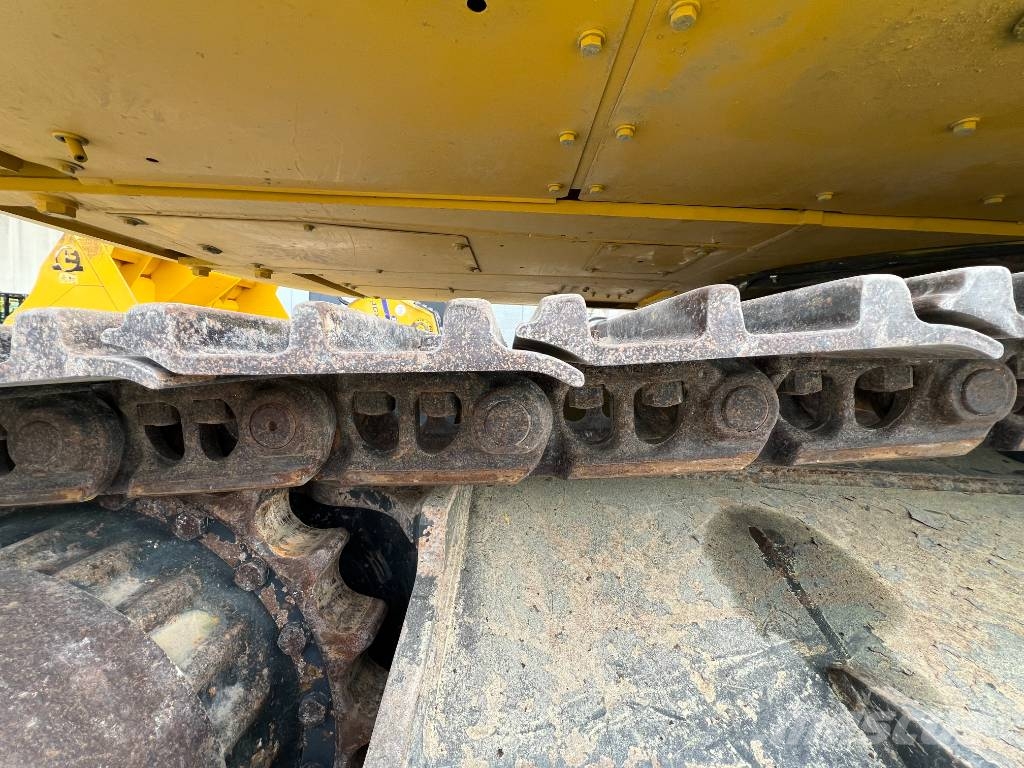 Komatsu PC210NLC-11E0 Pelle sur chenilles