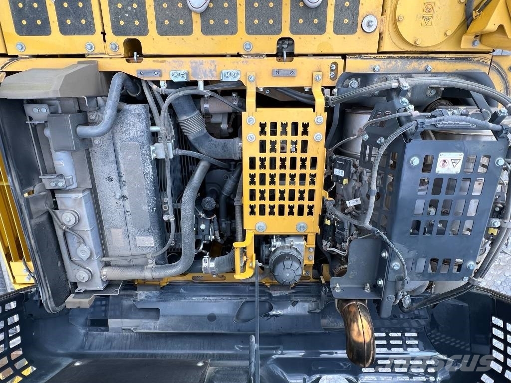 Komatsu PC210NLC-11E0 Pelle sur chenilles