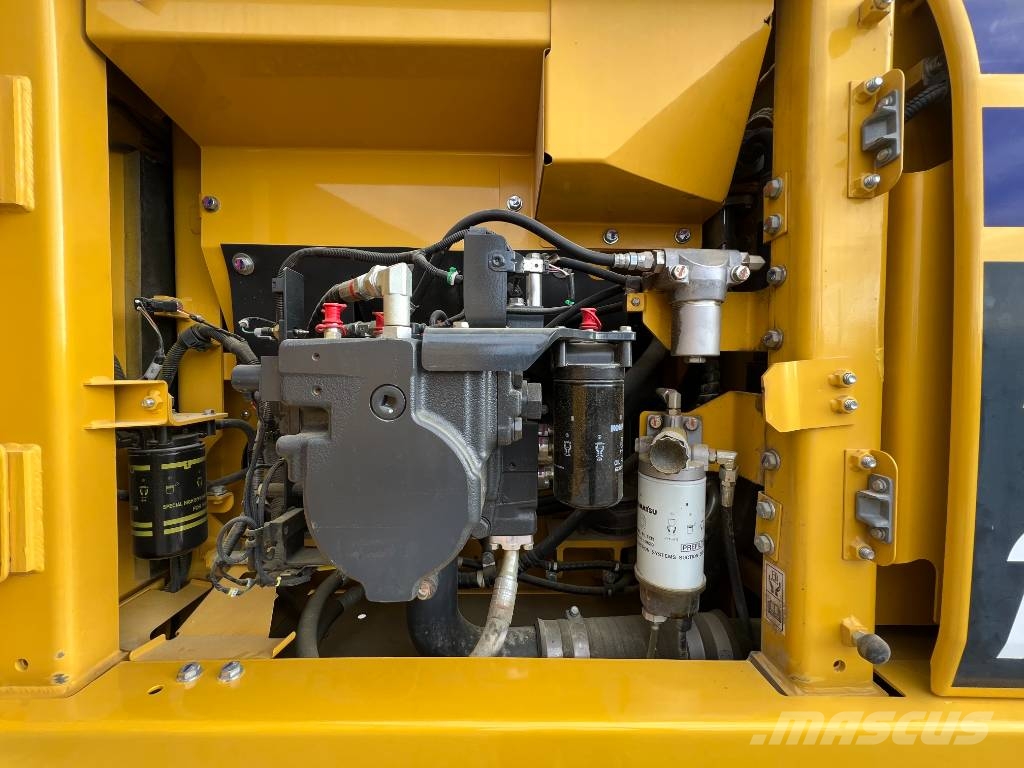 Komatsu PC210NLC-11E0 Pelle sur chenilles