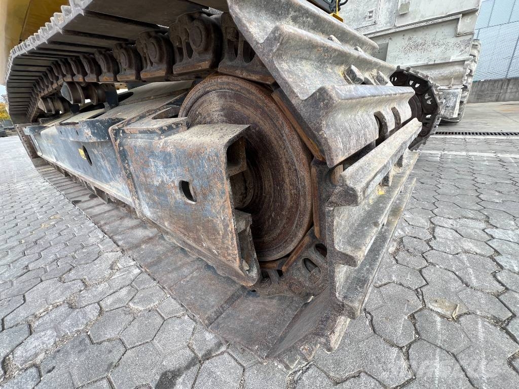 Komatsu PC210NLC-11E0 Pelle sur chenilles