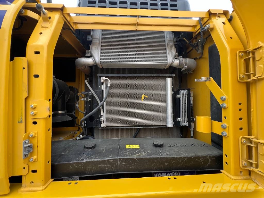 Komatsu PC210NLC-11E0 Pelle sur chenilles