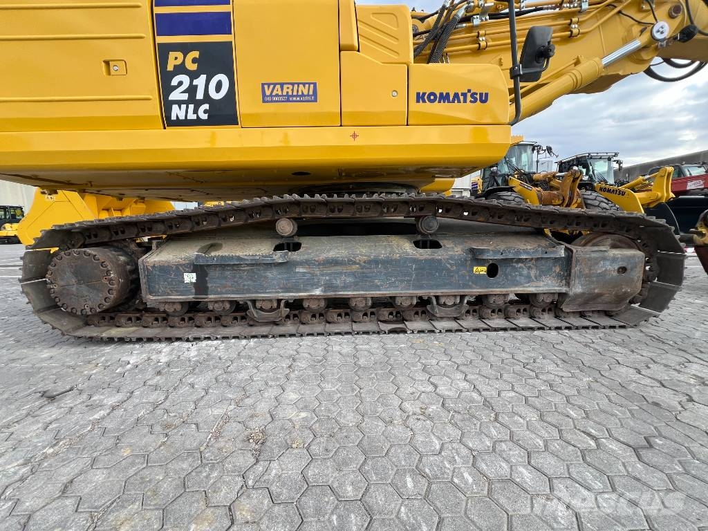 Komatsu PC210NLC-11E0 Pelle sur chenilles