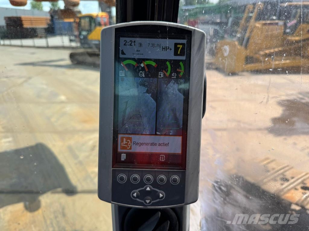 CAT 352F حفارات زحافة