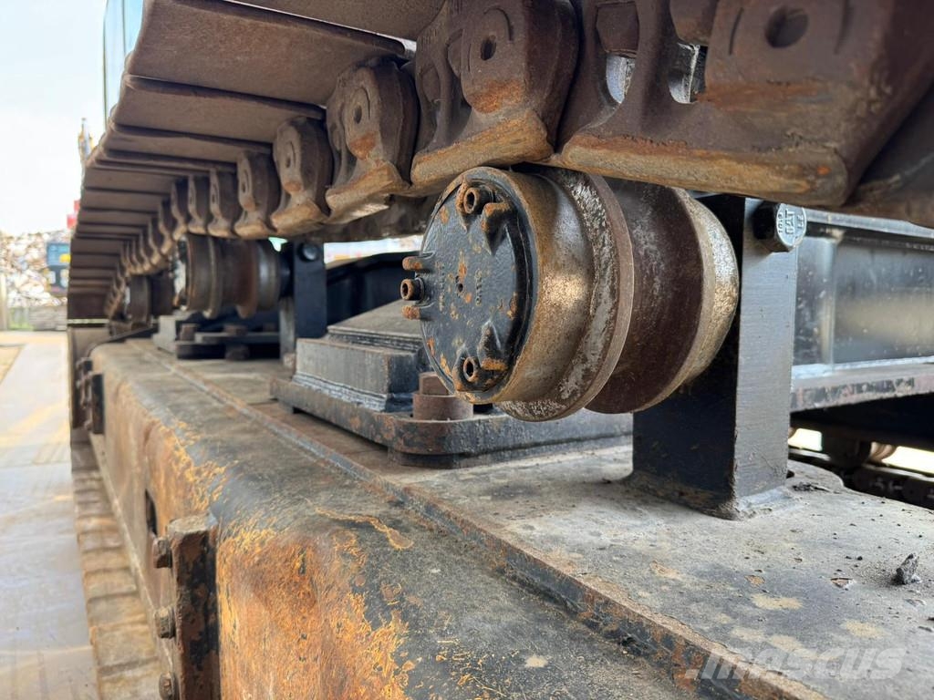 CAT 352F حفارات زحافة