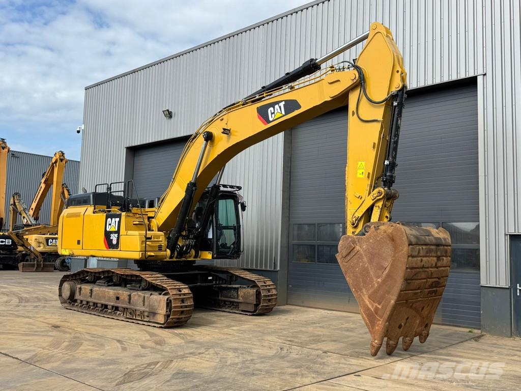 CAT 352F حفارات زحافة