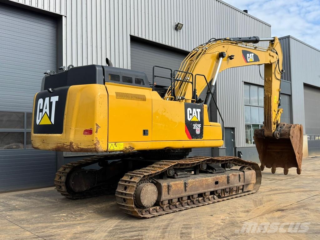 CAT 352F حفارات زحافة