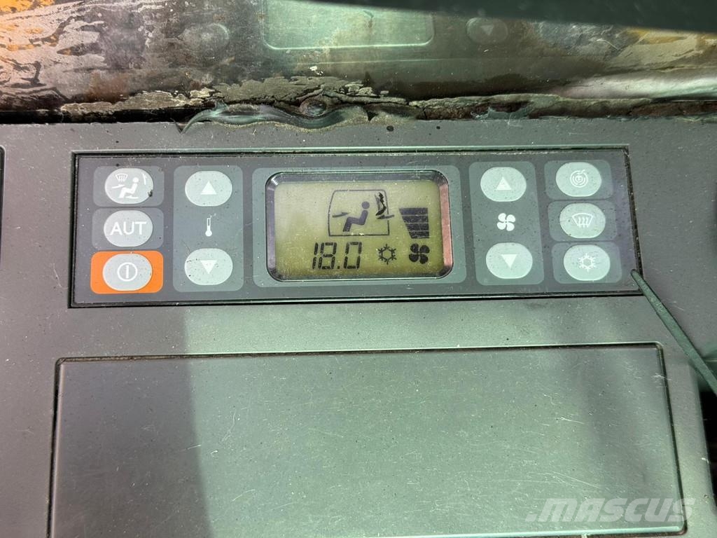 CAT 352F حفارات زحافة