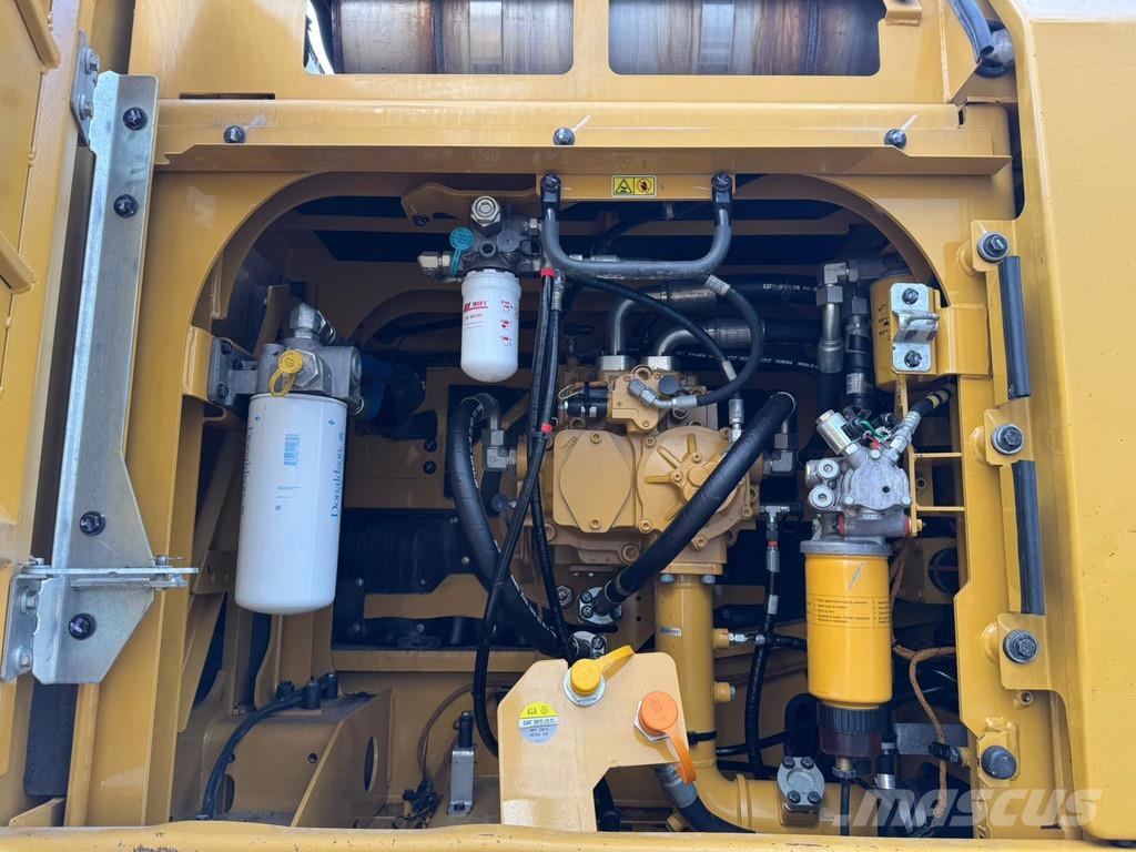 CAT 352F حفارات زحافة