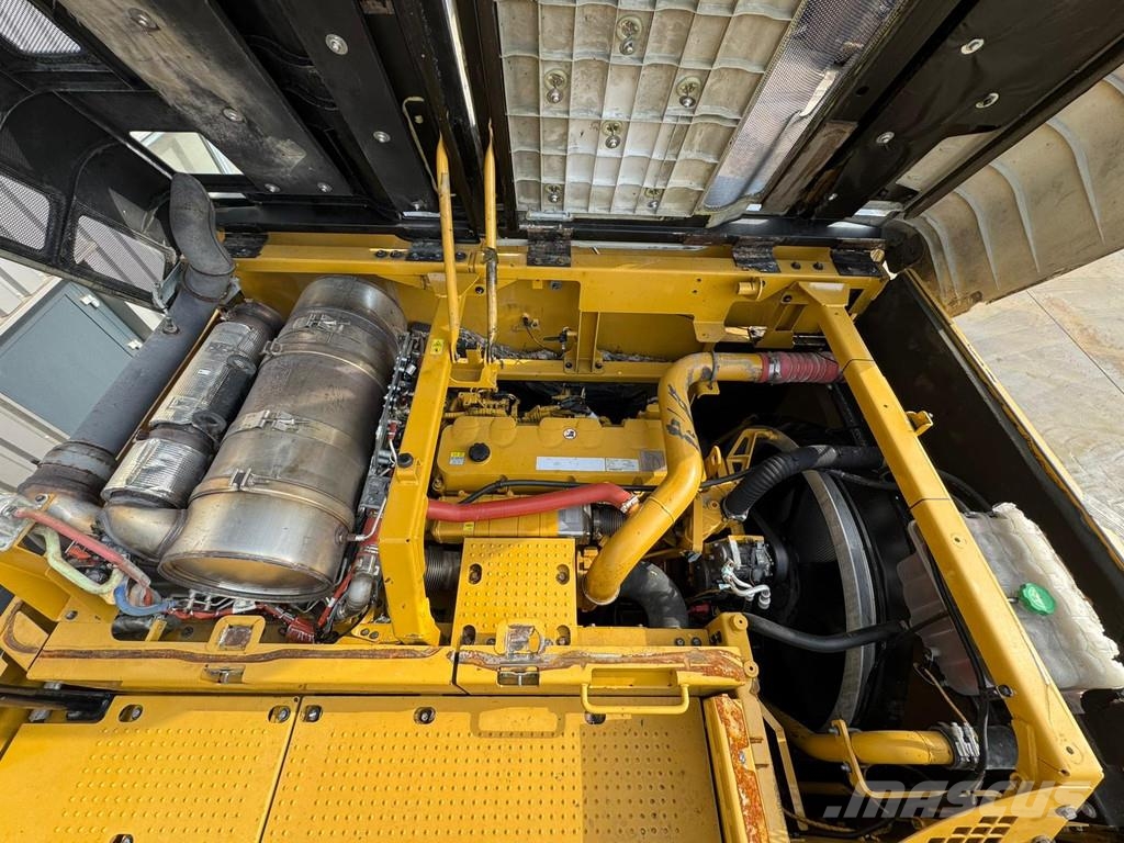 CAT 352F حفارات زحافة