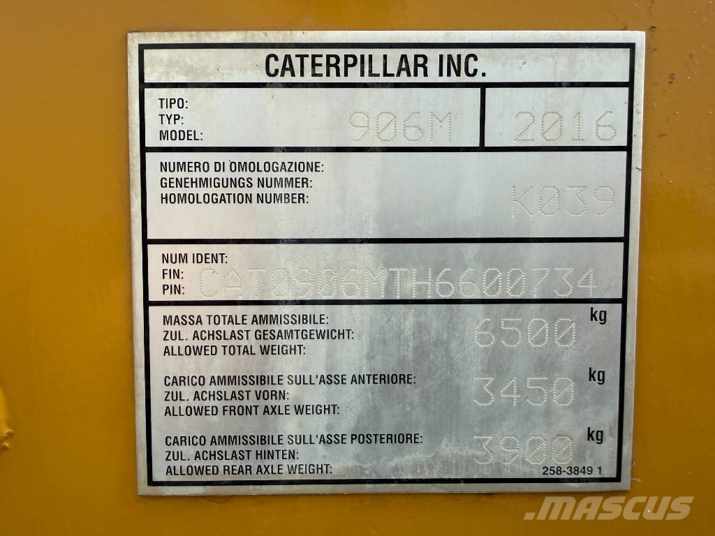 CAT 906M Kolesni nakladalci